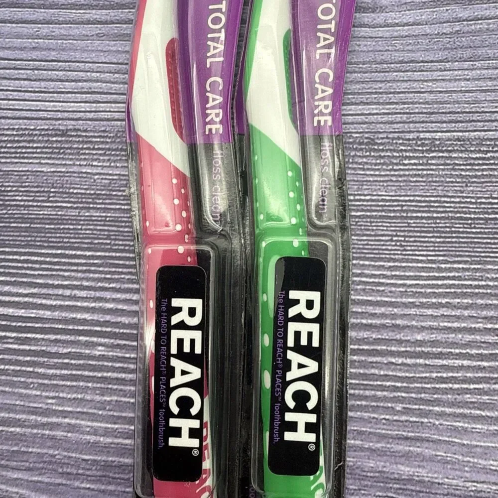 2 Lot REACH Total Care + Floss Clean Toothbrush Soft Professional VINTAGE 151